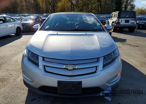 2012 Chevrolet Volt z USA, uszkodzony, nr VIN 1G1RB6E47CU107634